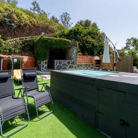 Vivelorural Casa Priya, Teror, Pool And Views *